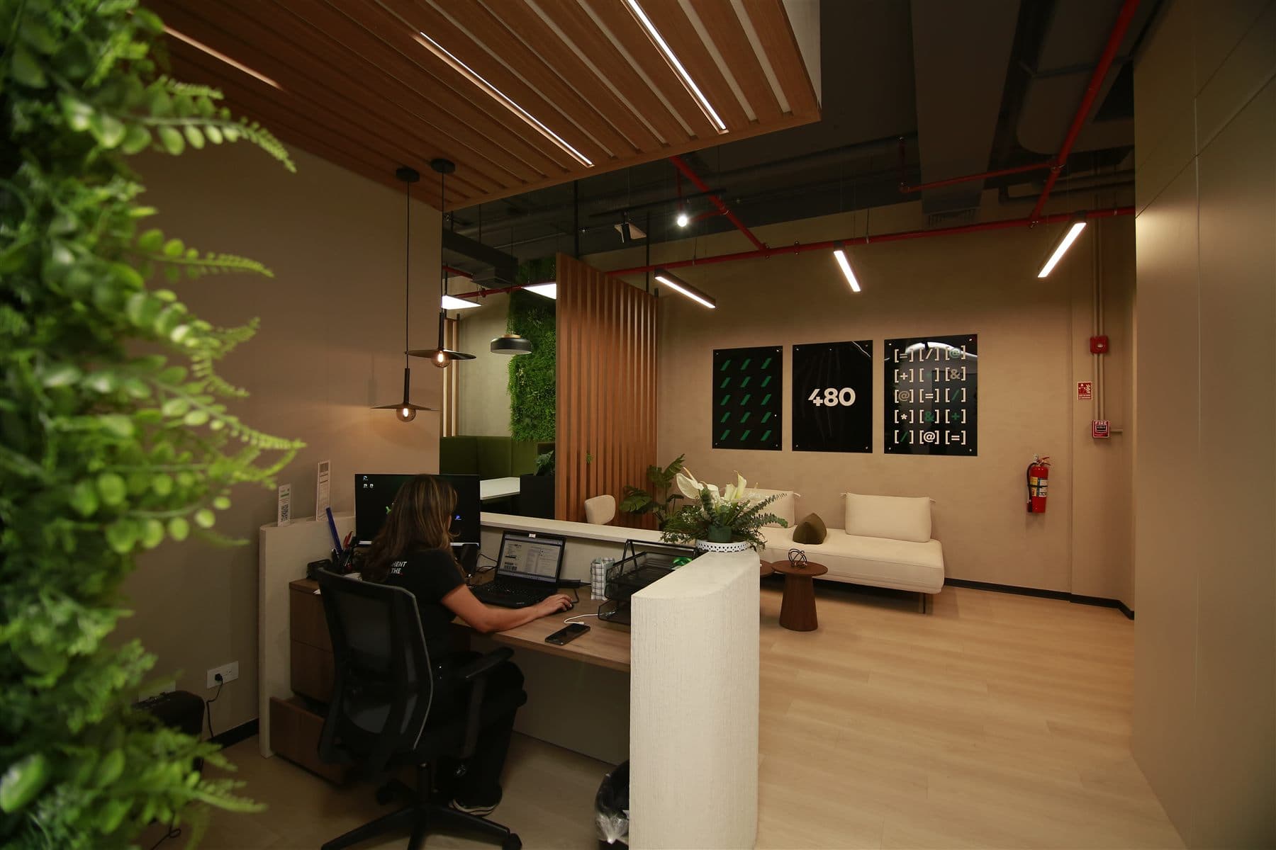 Recepción de las oficinas de Cuatroochenta